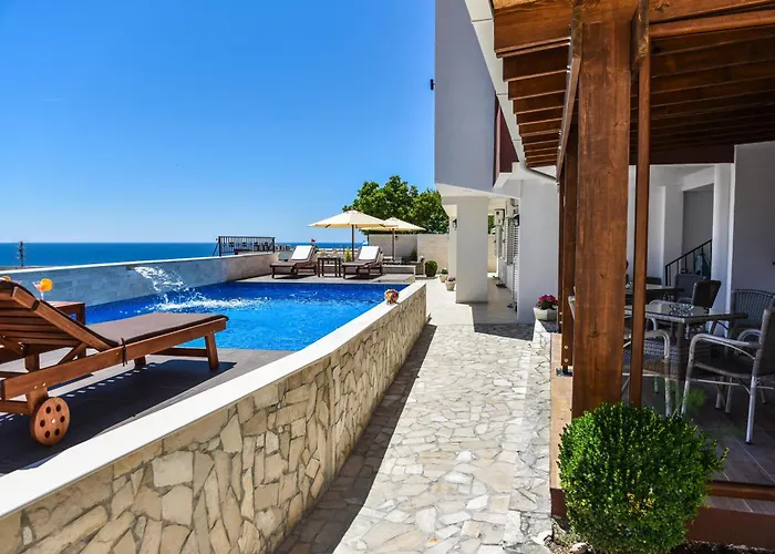 Villa Premier